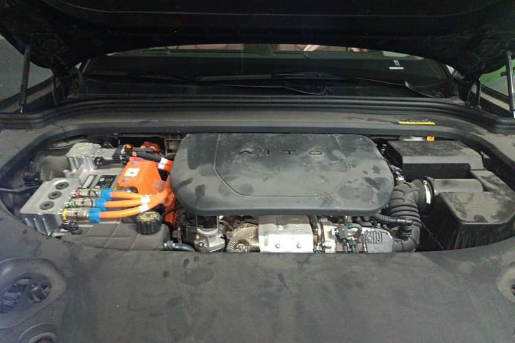Used Hima AITO M9 2024 Range-Extended Ultra Version 52 kWh 6-Seater Model Engine Bay