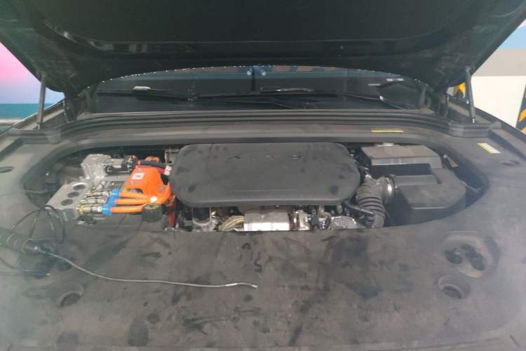 Used Hima AITO M9 2024 Range-Extended Ultra Version 42 kWh 6-Seater Model Engine Bay