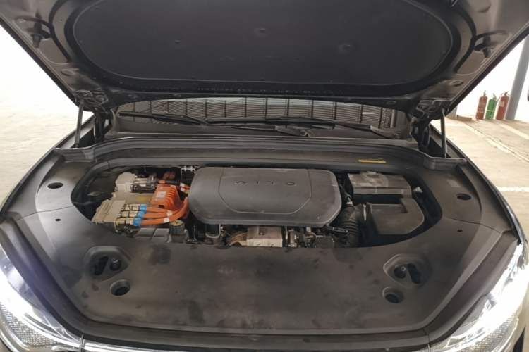 Used Hima AITO M9 2024 Range-Extended Ultra Version 42 kWh 6-Seater Model Engine Bay