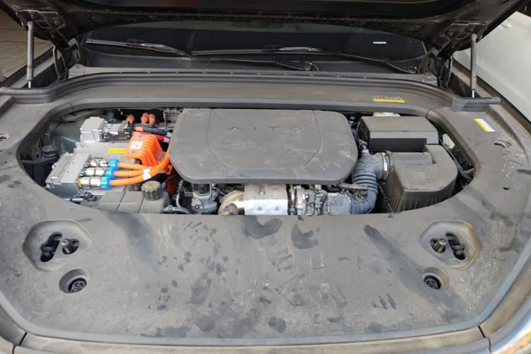 Used Hima AITO M9 2024 Range-Extended Ultra Version 52 kWh 6-Seater Model Engine Bay