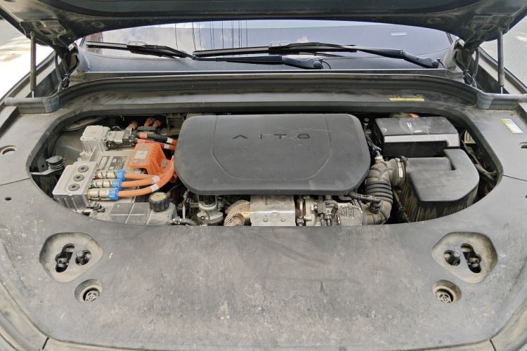 Used Hima AITO M9 2024 Range-Extended Ultra Version 42 kWh 6-Seater Model Engine Bay