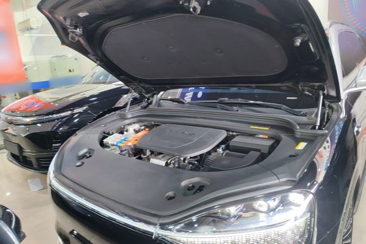 Used Hima AITO M9 2024 Range-Extended Ultra Version 42 kWh 6-Seater Model Engine Bay