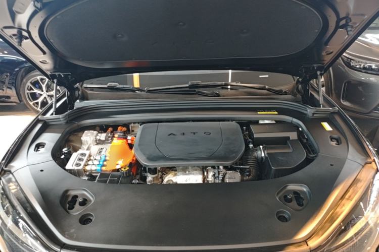 Used Hima AITO M9 2024 Range-Extended Ultra Version 52 kWh 6-Seater Model Engine Bay