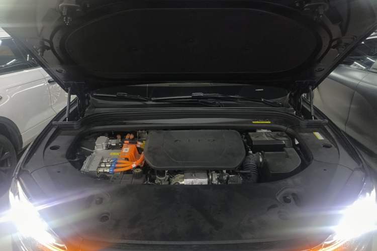 Used Hima AITO M9 2024 Range-Extended Ultra Version 52 kWh 6-Seater Model Engine Bay