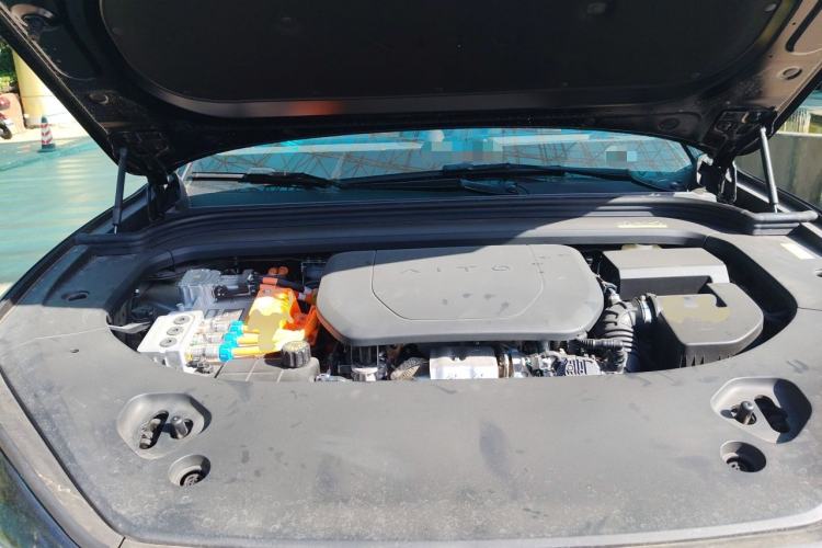 Used Hima AITO M9 2024 Range-Extended Ultra Version 52 kWh 5-Seater Model Engine Bay