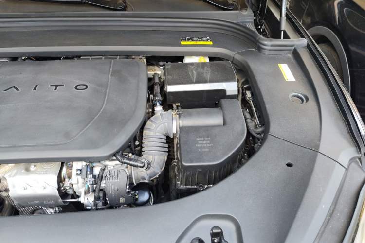 Used Hima AITO M9 2024 Range-Extended Ultra Version 42 kWh 6-Seater Model Engine Bay Left