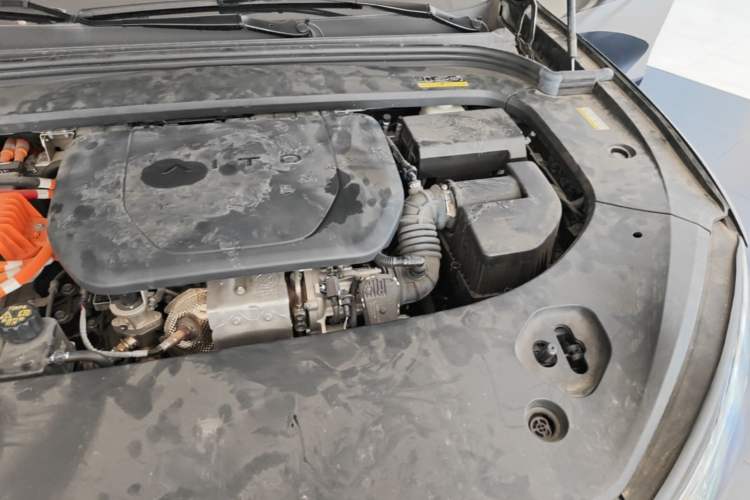 Used Hima AITO M9 2024 Range-Extended Ultra Version 42 kWh 6-Seater Model Engine Bay Left