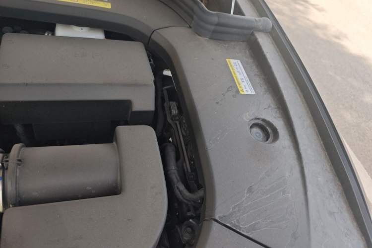 Used Hima AITO M9 2024 Range-Extended Ultra Version 52 kWh 6-Seater Model Engine Bay Left