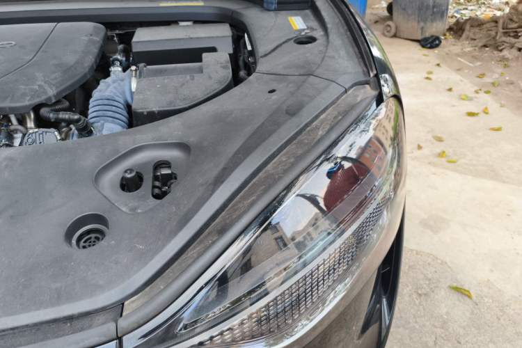 Used Hima AITO M9 2024 Range-Extended Ultra Version 42 kWh 6-Seater Model Engine Bay Left