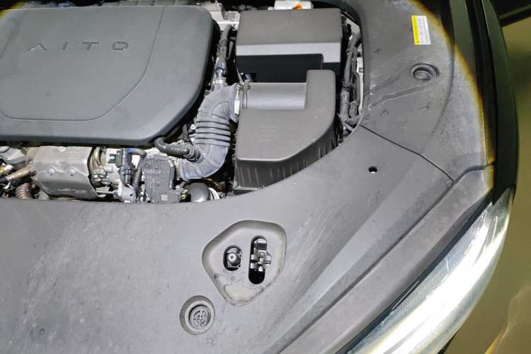 Used Hima AITO M9 2024 Range-Extended Ultra Version 42 kWh 6-Seater Model Engine Bay Left