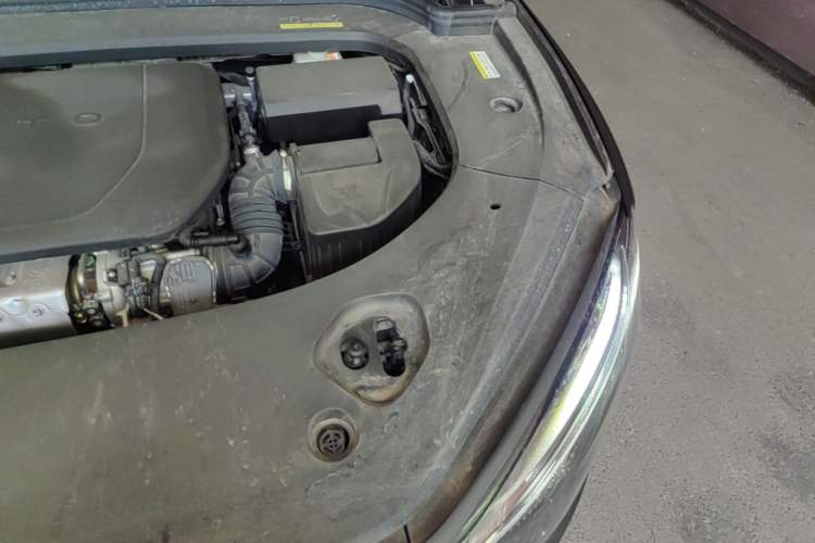 Used Hima AITO M9 2024 Range-Extended Ultra Version 52 kWh 5-Seater Model Engine Bay Left