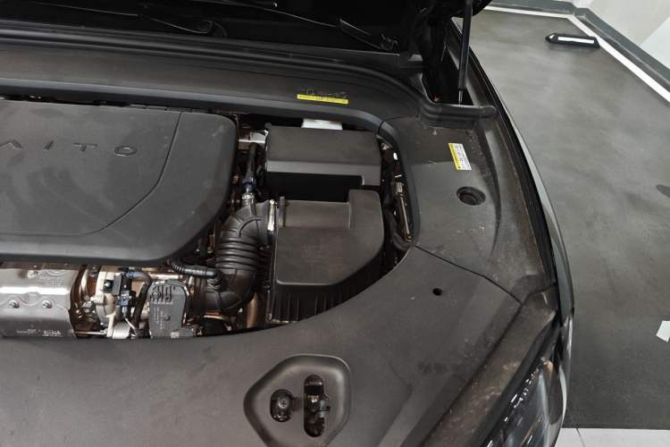 Used Hima AITO M9 2024 Range-Extended Ultra Version 52 kWh 5-Seater Model Engine Bay Left