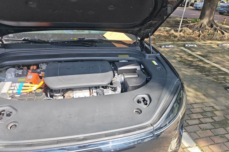 Used Hima AITO M9 2024 Range-Extended Ultra Version 42 kWh 6-Seater Model Engine Bay Left