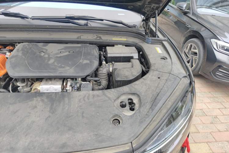 Used Hima AITO M9 2024 Range-Extended Ultra Version 42 kWh 6-Seater Model Engine Bay Left