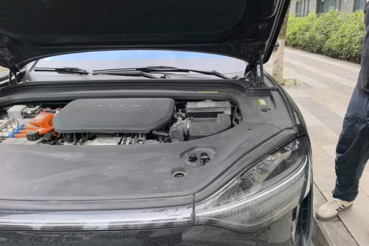 Used Hima AITO M9 2024 Range-Extended Ultra Version 42 kWh 6-Seater Model Engine Bay Left