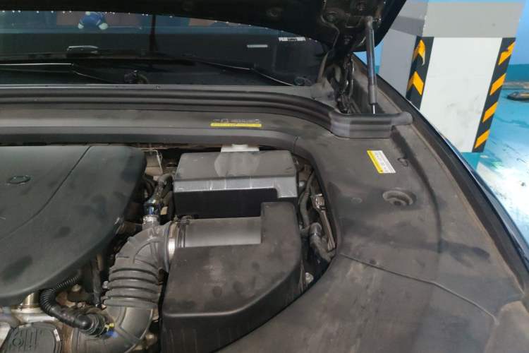 Used Hima AITO M9 2024 Range-Extended Ultra Version 42 kWh 6-Seater Model Engine Bay Left