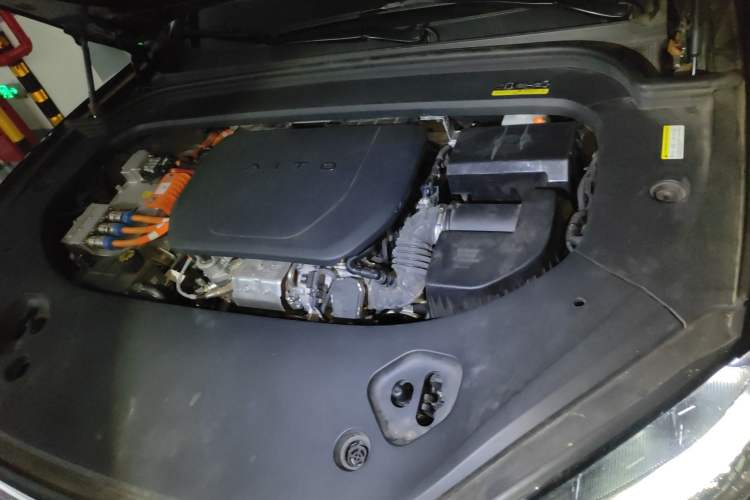 Used Hima AITO M9 2024 Range-Extended Ultra Version 42 kWh 6-Seater Model Engine Bay Left