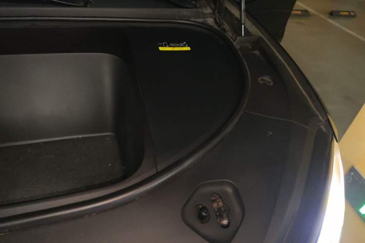 Used Hima AITO M9 2024 All-Electric Ultra Version 100 kWh 6-Seater Model Engine Bay Left
