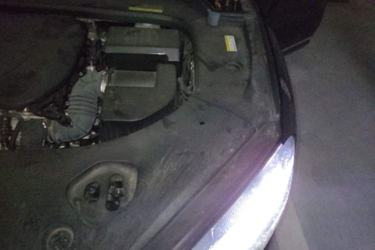 Used Hima AITO M9 2024 Range-Extended Ultra Version 42 kWh 6-Seater Model Engine Bay Left