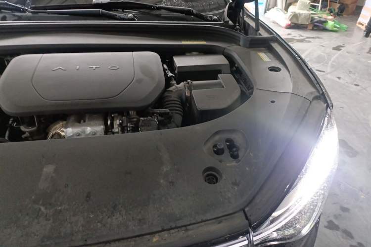 Used Hima AITO M9 2024 Range-Extended Ultra Version 42 kWh 6-Seater Model Engine Bay Left