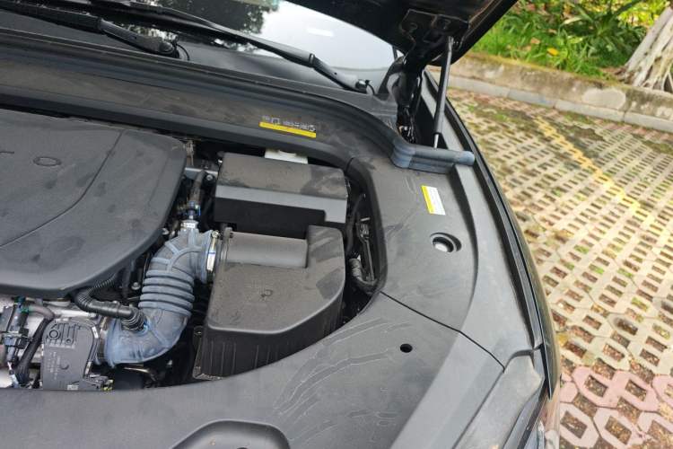 Used Hima AITO M9 2024 Range-Extended Ultra Version 42 kWh 6-Seater Model Engine Bay Left