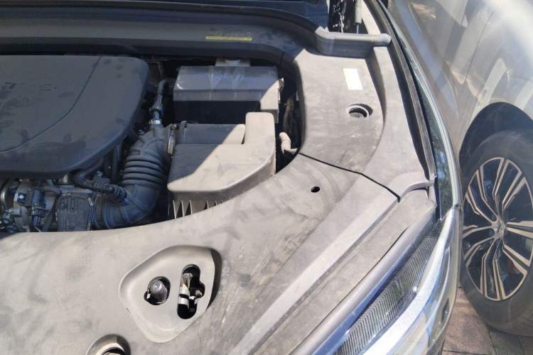 Used Hima AITO M9 2024 Range-Extended Ultra Version 42 kWh 6-Seater Model Engine Bay Left