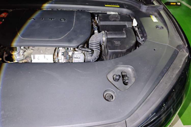 Used Hima AITO M9 2024 Range-Extended Ultra Version 52 kWh 6-Seater Model Engine Bay Left