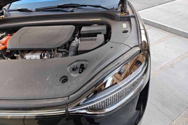 Used Hima AITO M9 2024 Range-Extended Ultra Version 52 kWh 6-Seater Model Engine Bay Left