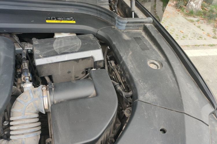 Used Hima AITO M9 2024 Range-Extended Ultra Version 52 kWh 6-Seater Model Engine Bay Left