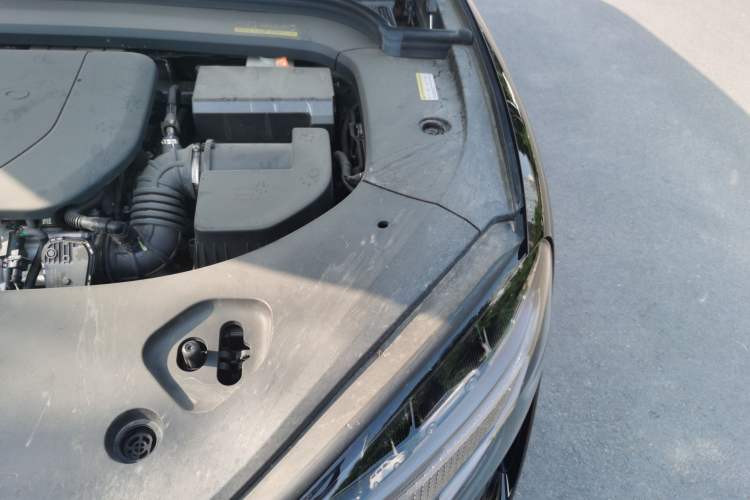 Used Hima AITO M9 2024 Range-Extended Ultra Version 52 kWh 6-Seater Model Engine Bay Left
