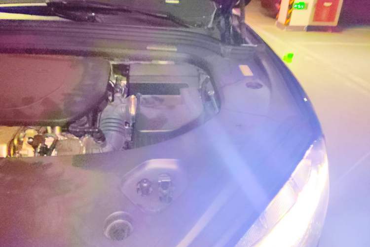 Used Hima AITO M9 2024 Range-Extended Ultra Version 52 kWh 5-Seater Model Engine Bay Left