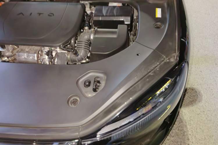 Used Hima AITO M9 2024 Range-Extended Ultra Version 42 kWh 6-Seater Model Engine Bay Left