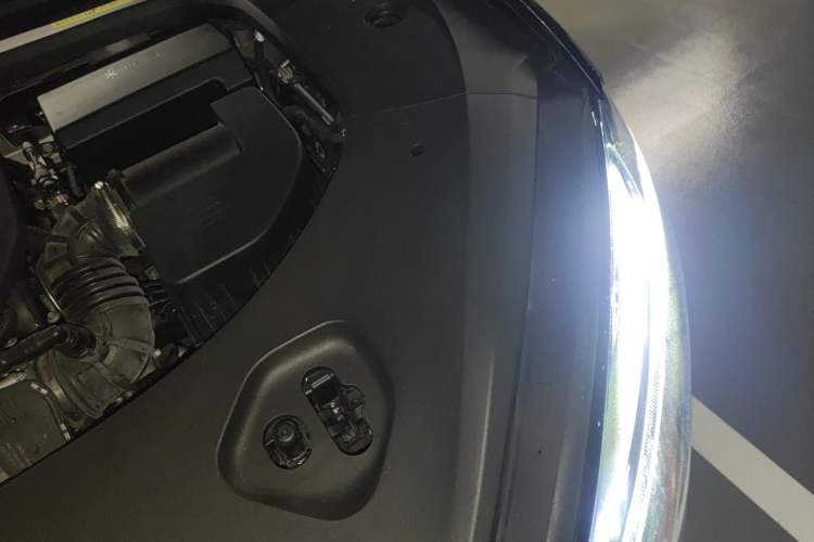 Used Hima AITO M9 2024 Range-Extended Max Edition 42 kWh 5-Seater Version Engine Bay Left