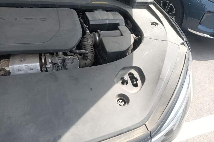 Used Hima AITO M9 2024 Range-Extended Ultra Version 42 kWh 6-Seater Model Engine Bay Left