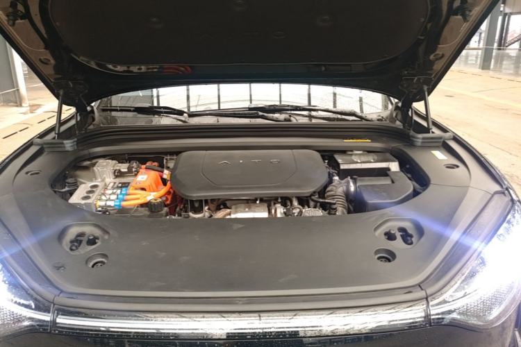 Used Hima AITO M9 2024 Range-Extended Ultra Version 42 kWh 6-Seater Model Engine Bay