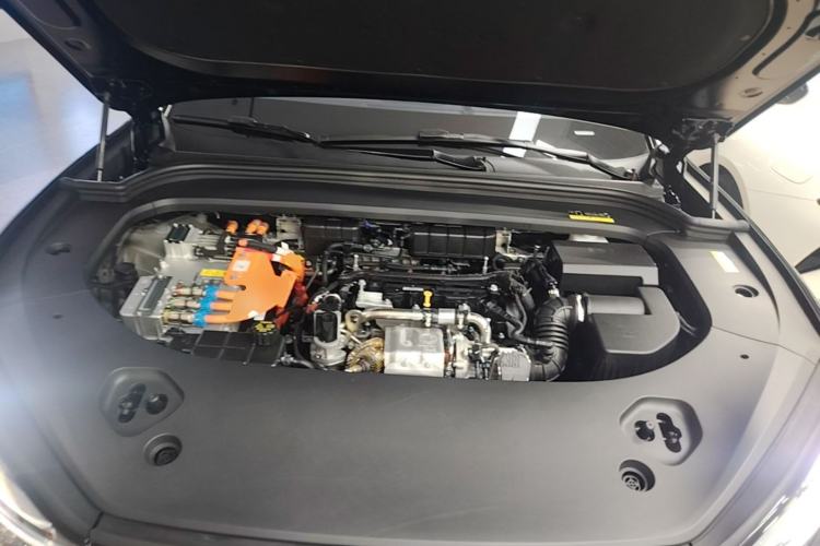Used Hima AITO M9 2024 Range-Extended Ultra Version 52 kWh 6-Seater Model Engine Bay