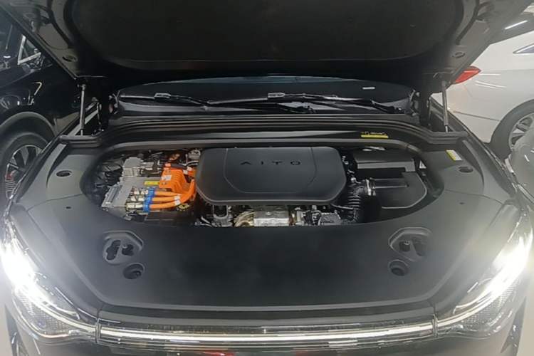 Used Hima AITO M9 2024 Range-Extended Ultra Version 42 kWh 6-Seater Model Engine Bay