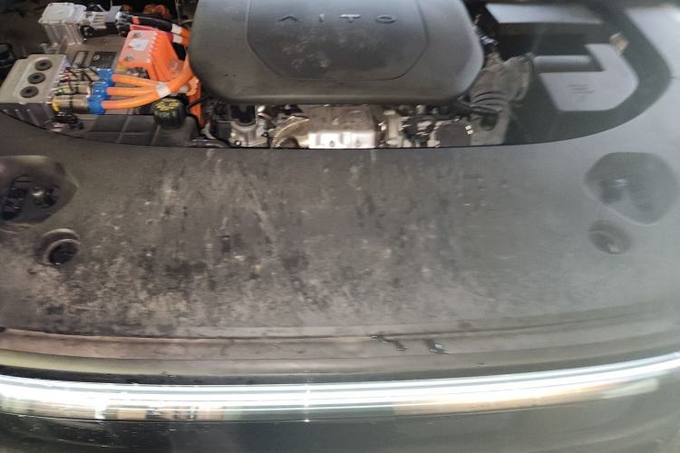 Used Hima AITO M9 2024 Range-Extended Ultra Version 42 kWh 6-Seater Model Engine Bay