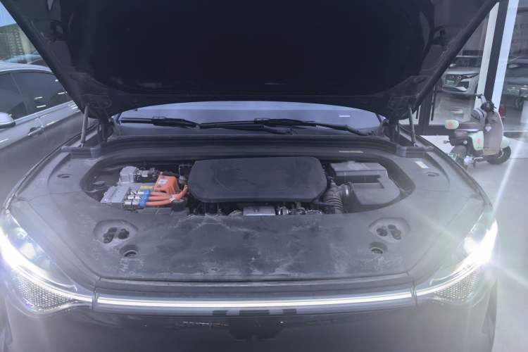 Used Hima AITO M9 2024 Range-Extended Ultra Version 42 kWh 6-Seater Model Engine Bay