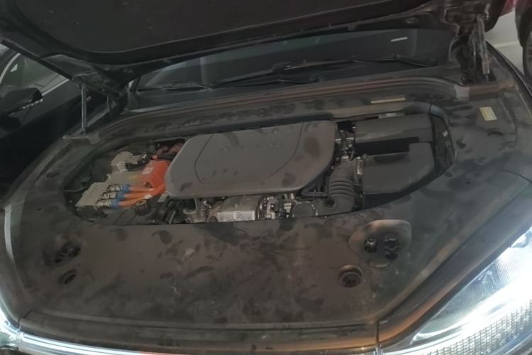 Used Hima AITO M9 2024 Range-Extended Ultra Version 42 kWh 6-Seater Model Engine Bay