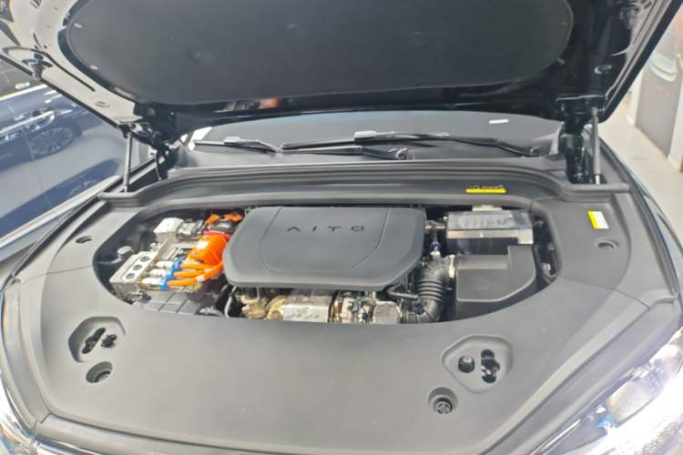Used Hima AITO M9 2024 Range-Extended Ultra Version 42 kWh 6-Seater Model Engine Bay