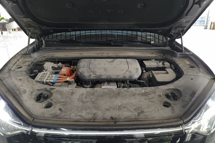 Used Hima AITO M9 2024 Range-Extended Ultra Version 42 kWh 6-Seater Model Engine Bay