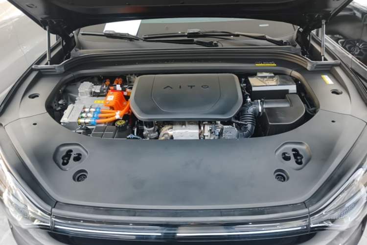 Used Hima AITO M9 2024 Range-Extended Ultra Version 42 kWh 6-Seater Model Engine Bay