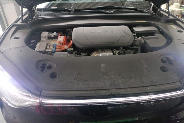 Used Hima AITO M9 2024 Range-Extended Ultra Version 42 kWh 6-Seater Model Engine Bay