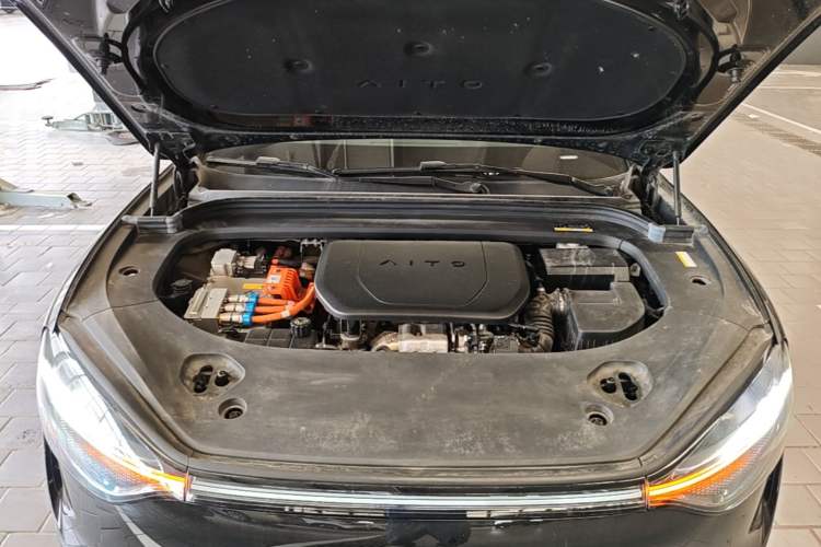 Used Hima AITO M9 2024 Range-Extended Ultra Version 42 kWh 6-Seater Model Engine Bay