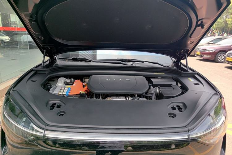 Used Hima AITO M9 2024 Range-Extended Ultra Version 42 kWh 6-Seater Model Engine Bay