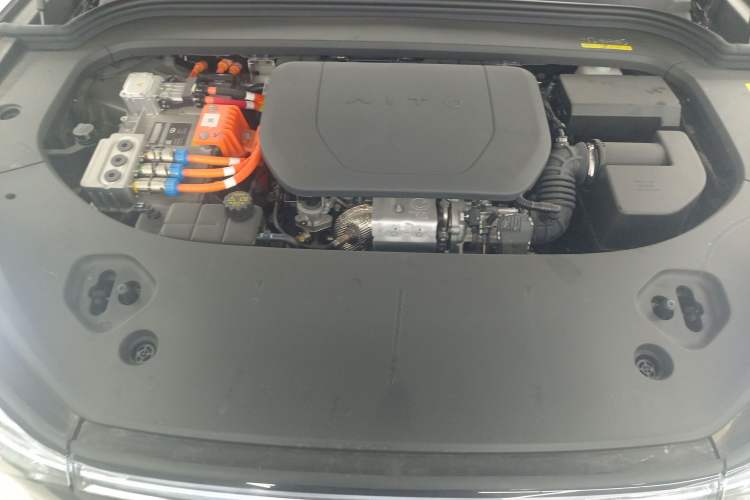 Used Hima AITO M9 2024 Range-Extended Ultra Version 42 kWh 6-Seater Model Engine Bay