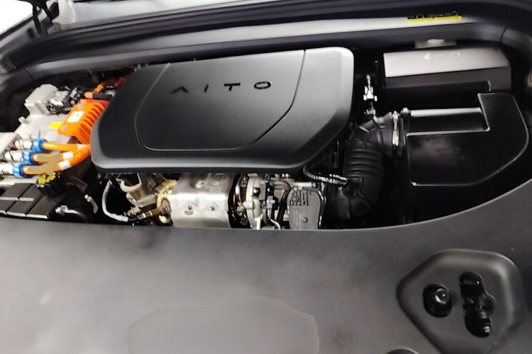 Used Hima AITO M9 2024 Range-Extended Ultra Version 42 kWh 6-Seater Model Engine Bay