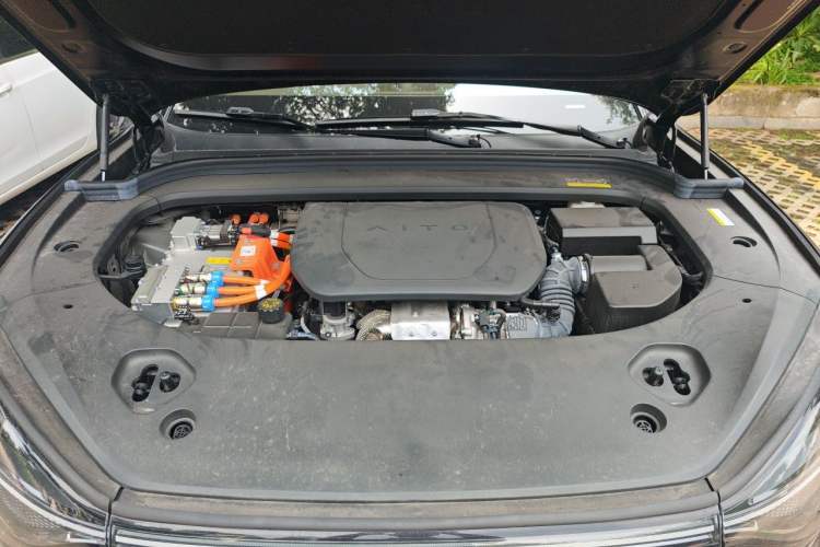 Used Hima AITO M9 2024 Range-Extended Ultra Version 42 kWh 6-Seater Model Engine Bay