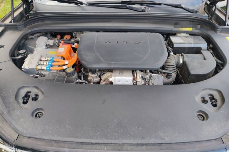 Used Hima AITO M9 2024 Range-Extended Ultra Version 42 kWh 6-Seater Model Engine Bay
